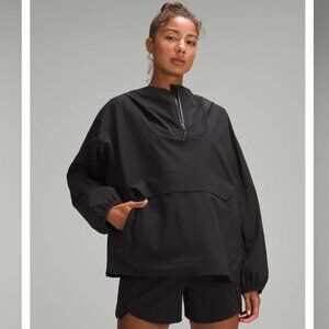 Lululemon Waterproof Hiking Poncho (Black, size 6)